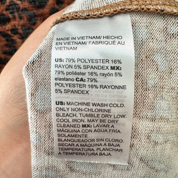 CHICO’S | Brown Animal Print Soft Chic Contemporary Comfy Tunic Top | Large - Picture 7 of 7